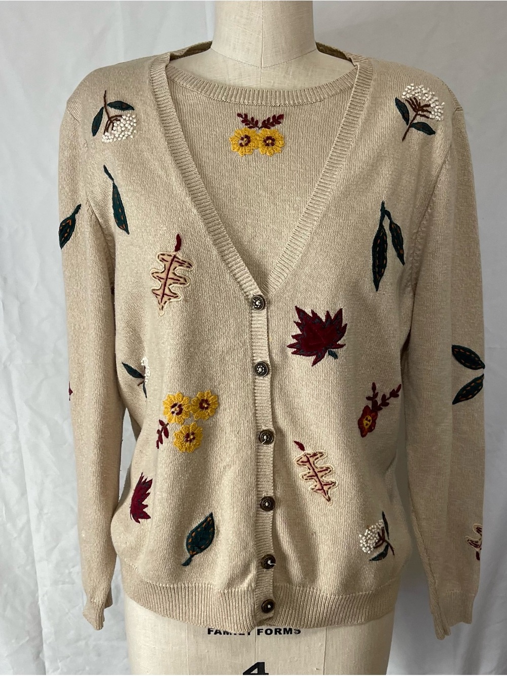 Alfred Dunner tan embroidered autumn button-Up Vintage sweater cardigan size S